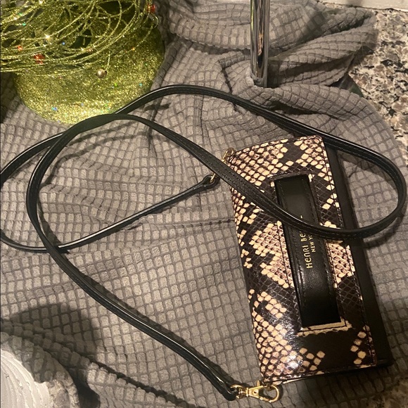 Henri Bendel EUC crossbody/wallet/glasses case - Picture 13 of 16